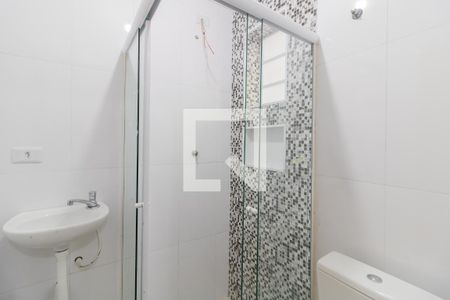 Banheiro  de casa para alugar com 1 quarto, 22m² em Vila Paulistania, São Paulo