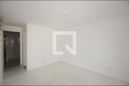 Sala de apartamento para alugar com 2 quartos, 65m² em Parada de Lucas, Rio de Janeiro