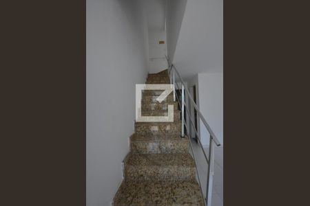 Apartamento para alugar com 65m², 2 quartos e 1 vagaEscada