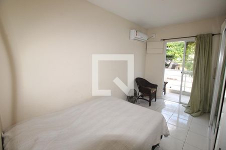 Casa de condomínio à venda com 80m², 2 quartos e 2 vagasQuarto