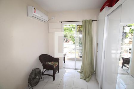Casa de condomínio à venda com 80m², 2 quartos e 2 vagasQuarto