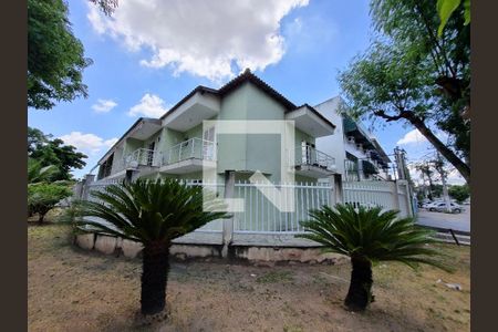 Casa de condomínio à venda com 80m², 2 quartos e 2 vagas Casa de condomínio à venda com 80m², 2 quartos e 2 vagasFachada