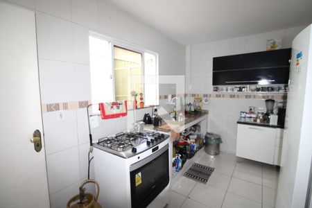 Casa de condomínio à venda com 80m², 2 quartos e 2 vagasCozinha
