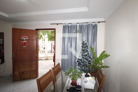 Casa de condomínio à venda com 80m², 2 quartos e 2 vagasSala
