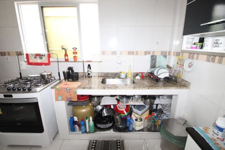Casa de condomínio à venda com 80m², 2 quartos e 2 vagasDetalhe da cozinha