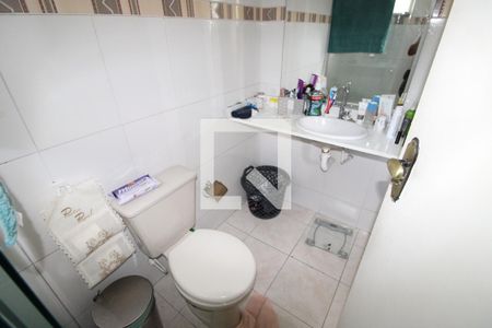 Casa de condomínio à venda com 80m², 2 quartos e 2 vagasBanheiro da Suíte