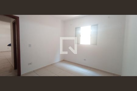 Quarto e Sala de kitnet/studio para alugar com 1 quarto, 40m² em Jardim das Oliveiras, Itaquaquecetuba