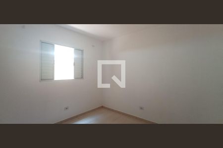 Quarto e Sala de kitnet/studio para alugar com 1 quarto, 40m² em Jardim das Oliveiras, Itaquaquecetuba