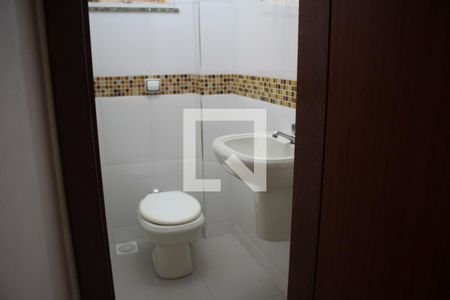 Banheiro de casa à venda com 4 quartos, 147m² em Água Branca, Contagem