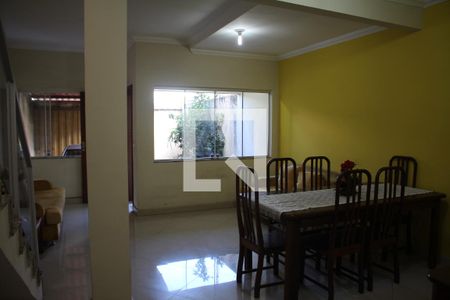 Sala de casa à venda com 4 quartos, 147m² em Água Branca, Contagem