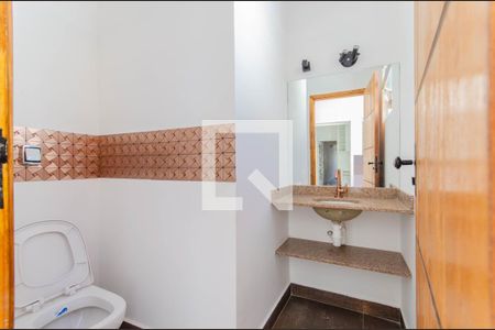 Casa à venda com 200m², 4 quartos e 8 vagas Casa à venda com 200m², 4 quartos e 8 vagasBanheiro de serviço