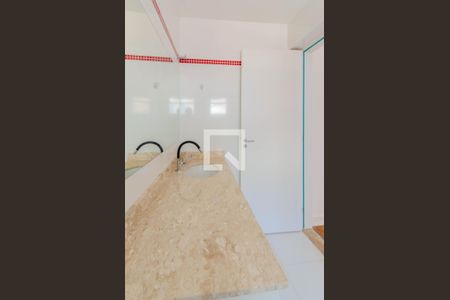 Casa à venda com 200m², 4 quartos e 8 vagas Casa à venda com 200m², 4 quartos e 8 vagasBanheiro da Suíte 1