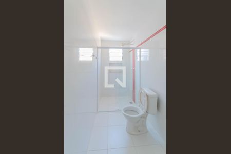 Casa à venda com 200m², 4 quartos e 8 vagas Casa à venda com 200m², 4 quartos e 8 vagasBanheiro da Suíte 1