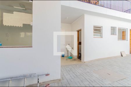 Casa à venda com 200m², 4 quartos e 8 vagas Casa à venda com 200m², 4 quartos e 8 vagasQuintal