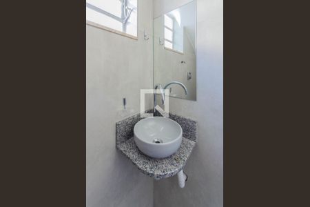 Casa à venda com 200m², 4 quartos e 8 vagas Casa à venda com 200m², 4 quartos e 8 vagasLavabo