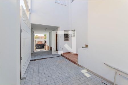 Casa à venda com 200m², 4 quartos e 8 vagas Casa à venda com 200m², 4 quartos e 8 vagasQuintal