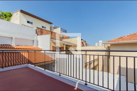 Casa à venda com 200m², 4 quartos e 8 vagas Casa à venda com 200m², 4 quartos e 8 vagasTerraço