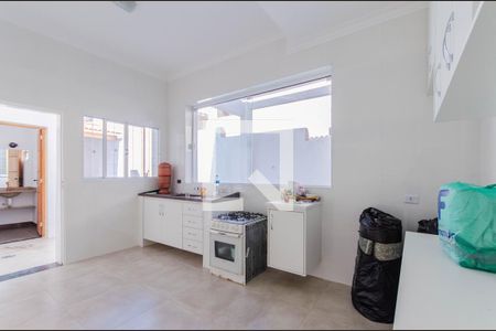 Casa à venda com 200m², 4 quartos e 8 vagas Casa à venda com 200m², 4 quartos e 8 vagasCozinha