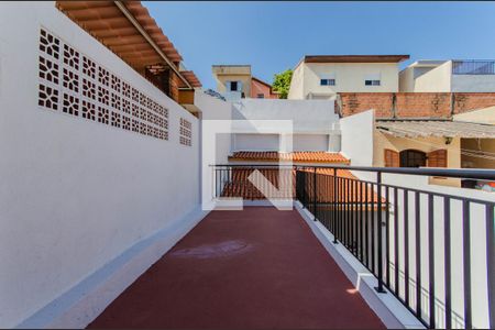 Casa à venda com 200m², 4 quartos e 8 vagas Casa à venda com 200m², 4 quartos e 8 vagasTerraço