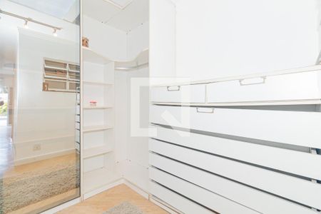 Casa para alugar com 600m², 3 quartos e 3 vagas Casa para alugar com 600m², 3 quartos e 3 vagasSuíte