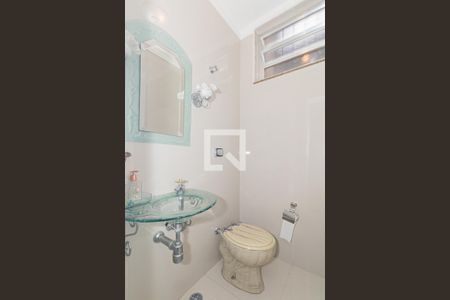 Casa para alugar com 600m², 3 quartos e 3 vagas Casa para alugar com 600m², 3 quartos e 3 vagasLavabo