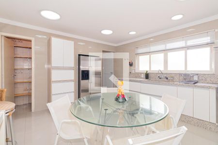 Casa para alugar com 600m², 3 quartos e 3 vagas Casa para alugar com 600m², 3 quartos e 3 vagasCozinha