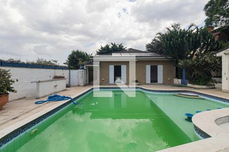 Casa para alugar com 600m², 3 quartos e 3 vagas Casa para alugar com 600m², 3 quartos e 3 vagasPiscina