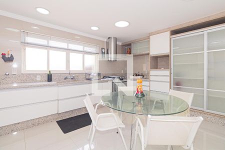 Casa para alugar com 600m², 3 quartos e 3 vagas Casa para alugar com 600m², 3 quartos e 3 vagasCozinha