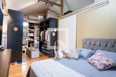 Casa de condomínio à venda com 600m², 3 quartos e 8 vagas Casa de condomínio à venda com 600m², 3 quartos e 8 vagassuite