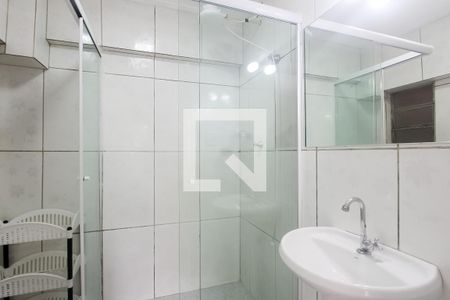 Banheiro de kitnet/studio à venda com 1 quarto, 30m² em Boa Vista, Porto Alegre