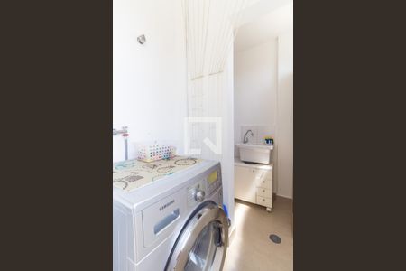 Apartamento à venda com 90m², 2 quartos e 2 vagas Apartamento à venda com 90m², 2 quartos e 2 vagasLavanderia