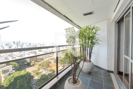 Apartamento para alugar com 464m², 4 quartos e 4 vagas Apartamento para alugar com 464m², 4 quartos e 4 vagasSacada