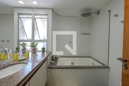 Apartamento para alugar com 464m², 4 quartos e 4 vagas Apartamento para alugar com 464m², 4 quartos e 4 vagasBanheiro