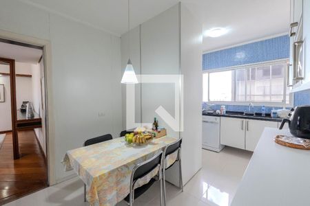 Apartamento para alugar com 464m², 4 quartos e 4 vagas Apartamento para alugar com 464m², 4 quartos e 4 vagasCozinha 2