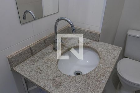 Lavabo de apartamento para alugar com 2 quartos, 69m² em Jardim Tupanci, Barueri