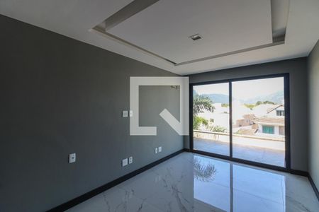 Casa de condomínio à venda com 450m², 4 quartos e 2 vagas Casa de condomínio à venda com 450m², 4 quartos e 2 vagasSuíte 4