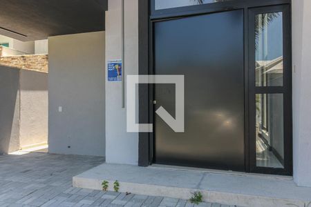 Casa de condomínio à venda com 450m², 4 quartos e 2 vagas Casa de condomínio à venda com 450m², 4 quartos e 2 vagasPlaca Quinto Andar