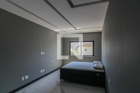 Casa de condomínio à venda com 450m², 4 quartos e 2 vagas Casa de condomínio à venda com 450m², 4 quartos e 2 vagasSuíte 3