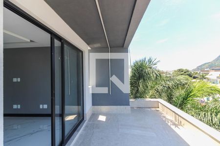 Casa de condomínio à venda com 450m², 4 quartos e 2 vagas Casa de condomínio à venda com 450m², 4 quartos e 2 vagasSuíte 4 - Terraço