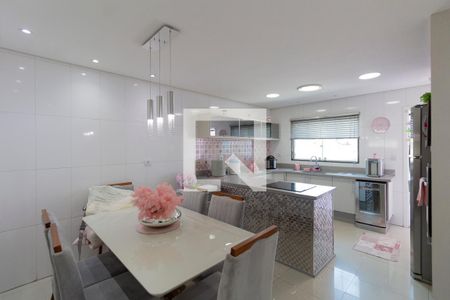 Cozinha de casa à venda com 3 quartos, 121m² em Vila Guilhermina, São Paulo