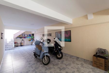 Garagem de casa à venda com 3 quartos, 121m² em Vila Guilhermina, São Paulo