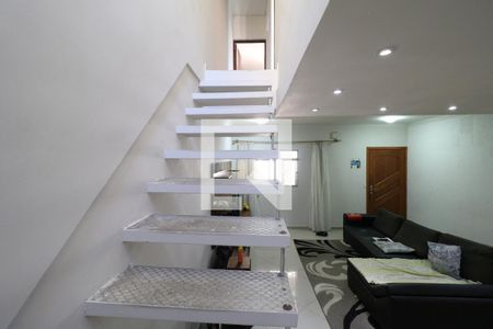 Escada de casa à venda com 2 quartos, 147m² em Vila Constança, São Paulo