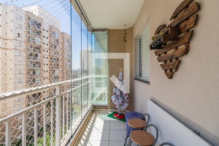 Varanda de apartamento para alugar com 2 quartos, 72m² em Jardim Tupanci, Barueri