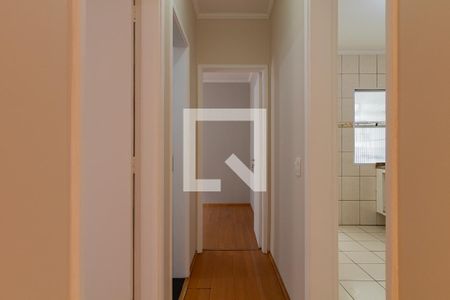 Corredor de apartamento para alugar com 2 quartos, 54m² em Parque Santos Dumont, Taboão da Serra