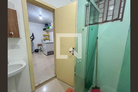 Casa para alugar com 140m², 3 quartos e 2 vagas Casa para alugar com 140m², 3 quartos e 2 vagasBanheiro 2