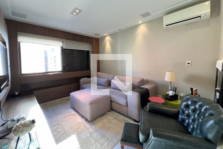 Sala íntima  de apartamento à venda com 4 quartos, 242m² em Indianópolis, São Paulo