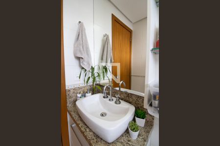 Apartamento à venda com 75m², 2 quartos e 2 vagas Apartamento à venda com 75m², 2 quartos e 2 vagasSuíte