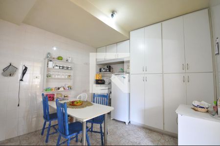Casa à venda com 200m², 3 quartos e 2 vagasCozinha 1