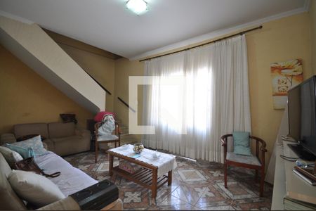 Sala de casa à venda com 3 quartos, 200m² em Vila Medeiros, São Paulo