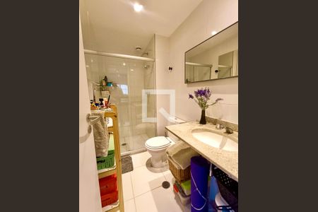 Apartamento para alugar com 71m², 2 quartos e 1 vagaSuíte banheiro